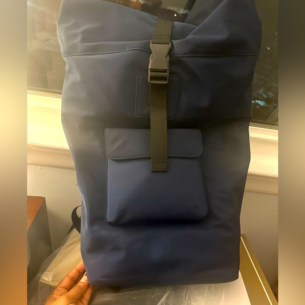 Beautiful back pack perfect for any ocassion.. good for travel NWT
